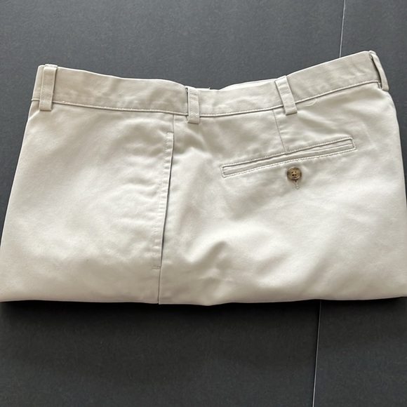 L.L. BEAN SHORTS! - Picture 6 of 7